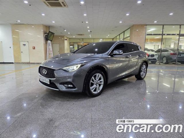 Infiniti Q30 2.0 Essential, 2019 1
