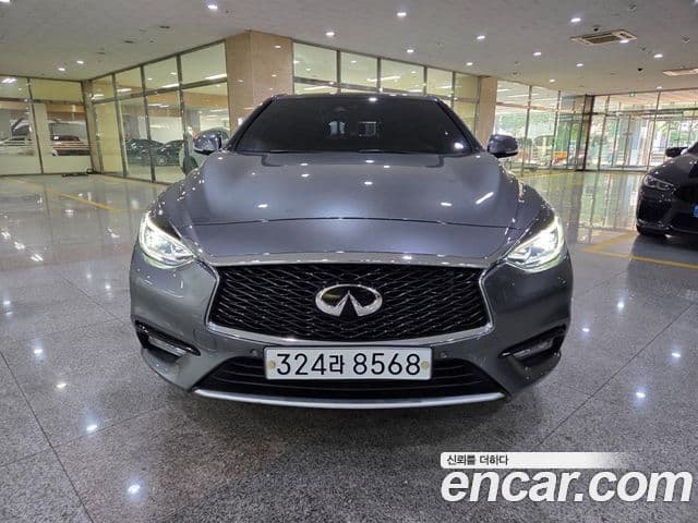 Infiniti Q30 2.0 Essential, 2019 2