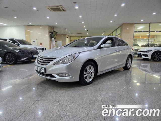 Hyundai YF Sonata Luxury, 2010 1