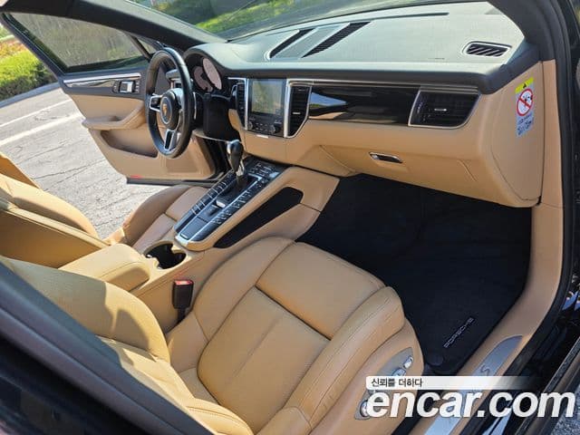 Porsche Macan 95B, 2017 11