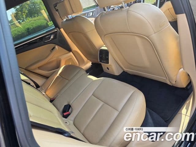 Porsche Macan 95B, 2017 12