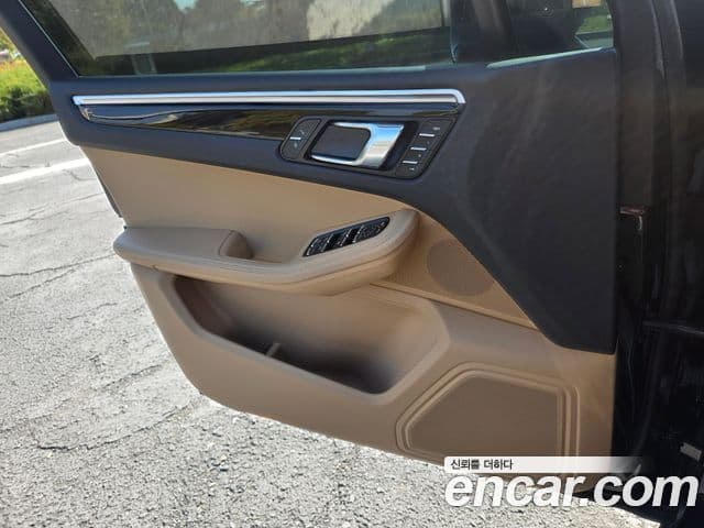 Porsche Macan 95B, 2017 14