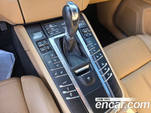 Porsche Macan 95B, 2017 16