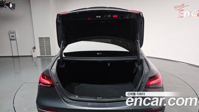 Mercedes-Benz E-класс W213 AMG Line, 2023 21