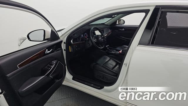 Kia All New K7 3.0 LPI Prestige (арендный автомобиль), 2016 10