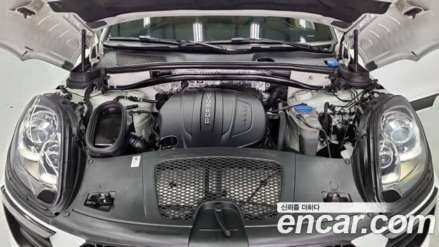 Porsche Macan 95B, 2018 6