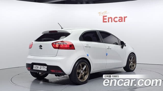 Kia All New Pride Luxury, 2014 2