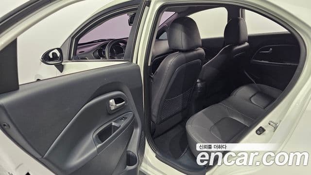 Kia All New Pride Luxury, 2014 11