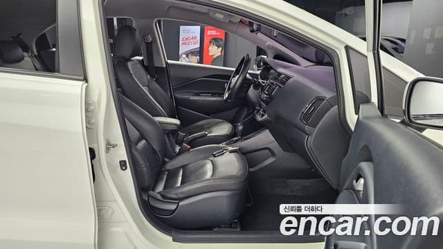 Kia All New Pride Luxury, 2014 12