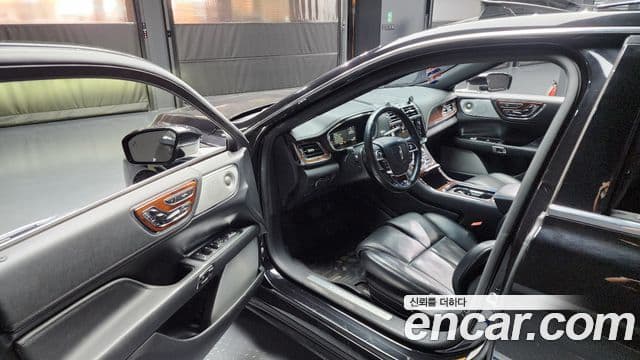 Lincoln Continental 10세대, 2017 10