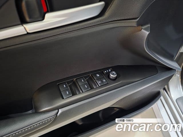 Toyota 캠리 (XV80) 2.5 XLE гибрид, 2025 12