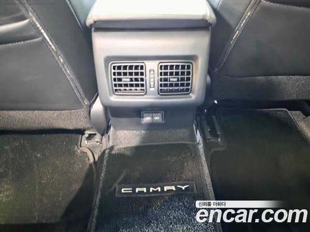 Toyota 캠리 (XV80) 2.5 XLE гибрид, 2025 17