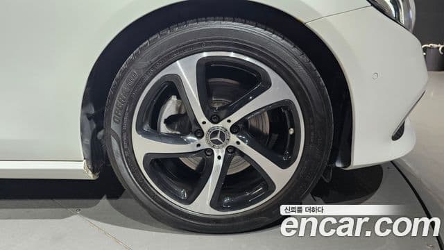 Mercedes-Benz E-класс W213 Avantgarde, 2020 все фото