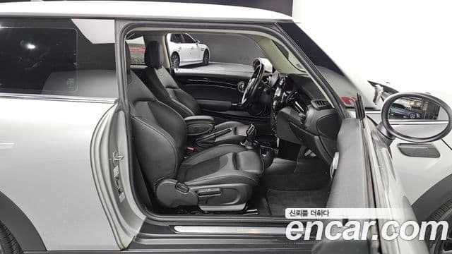 Mini Cooper 3세대, 2024 11