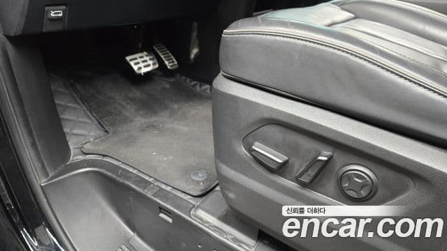 Hyundai Staria Inspiration, 2023 17