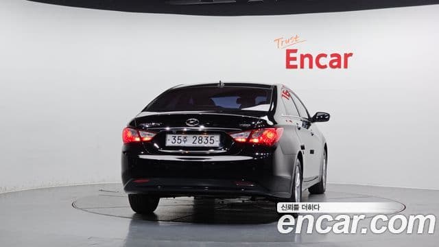 Hyundai YF Sonata люксовая версия, 2010 4