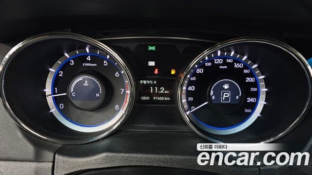 Hyundai YF Sonata люксовая версия, 2010 8