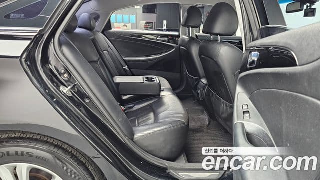 Hyundai YF Sonata люксовая версия, 2010 12