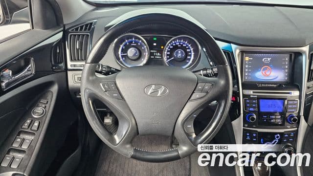 Hyundai YF Sonata люксовая версия, 2010 13