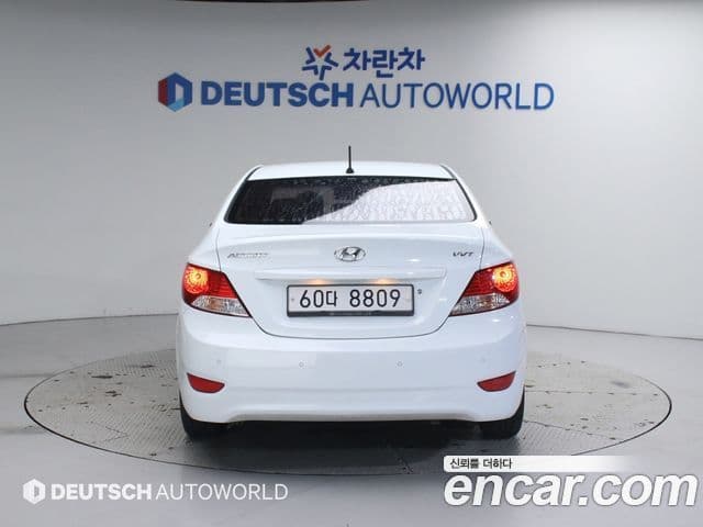 Hyundai Accent(новый кузов / новое поколение) Luxury, 2012 4