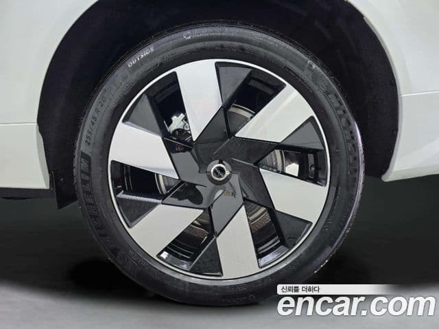 Volvo XC60 2세대 T8 Ultra Bright, 2025 все фото