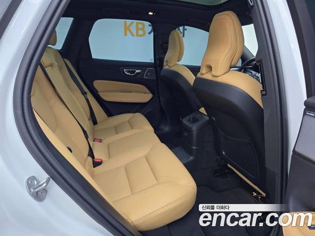 Volvo XC60 2세대 T8 Ultra Bright, 2025 11