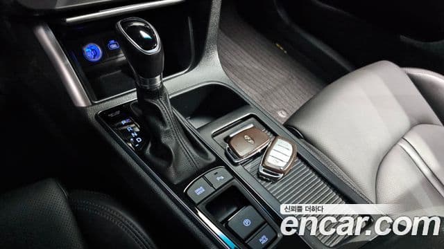 Hyundai LF Sonata гибрид Modern Special, 2017 9