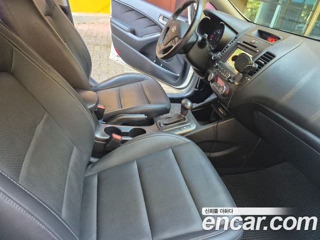Kia K3 Trendy, 2015 10