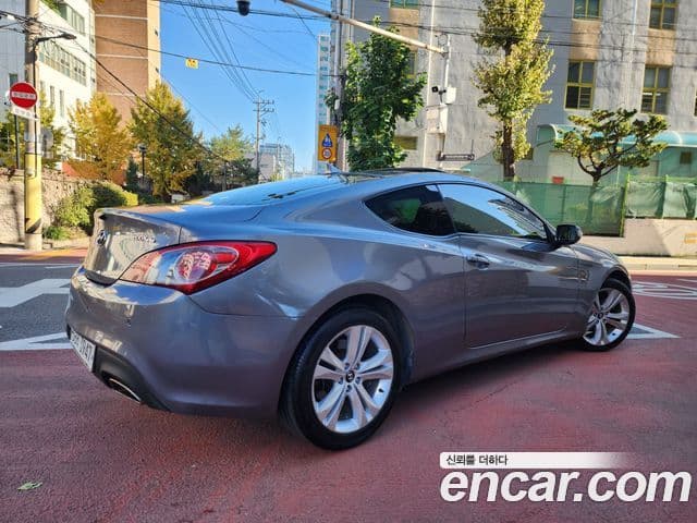 Hyundai Genesis купе 200 турбо D, 2010 2