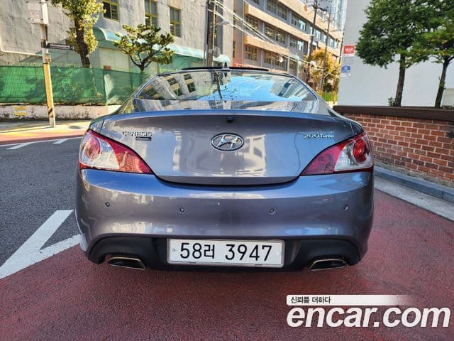 Hyundai Genesis купе 200 турбо D, 2010 4