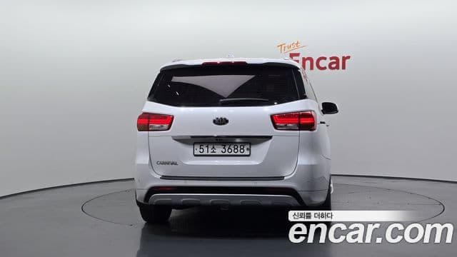 Kia All New Carnival Noblesse, 2018 4