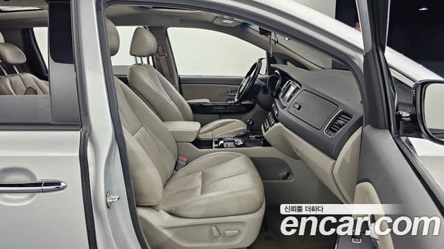Kia All New Carnival Noblesse, 2015 10