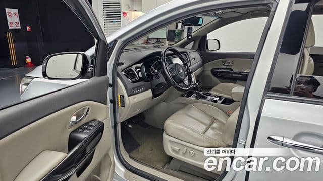 Kia All New Carnival Noblesse, 2015 11