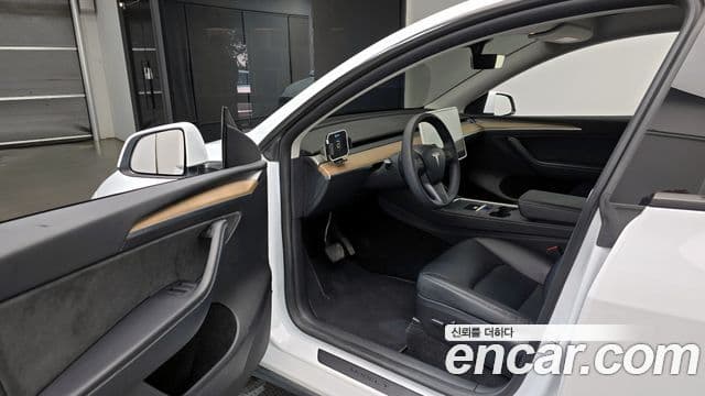 Tesla модель Y, 2023 11