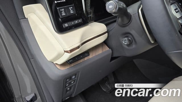 Lexus LM 2세대 500h Royal, 2025 15