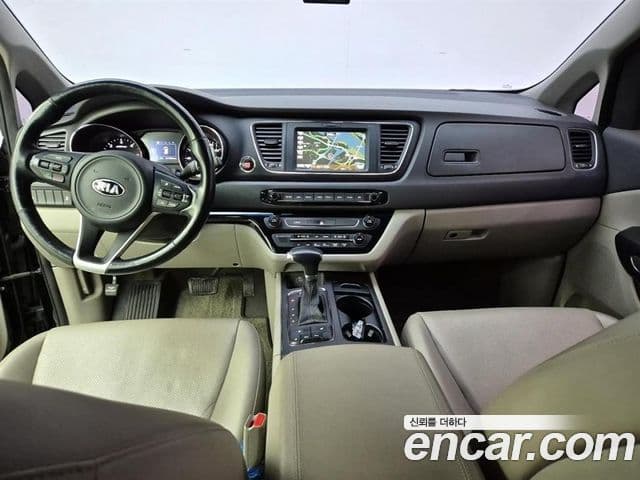 Kia All New Carnival Luxury, 2017 7