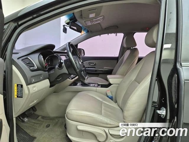 Kia All New Carnival Luxury, 2017 11
