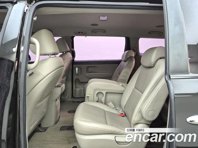 Kia All New Carnival Luxury, 2017 12