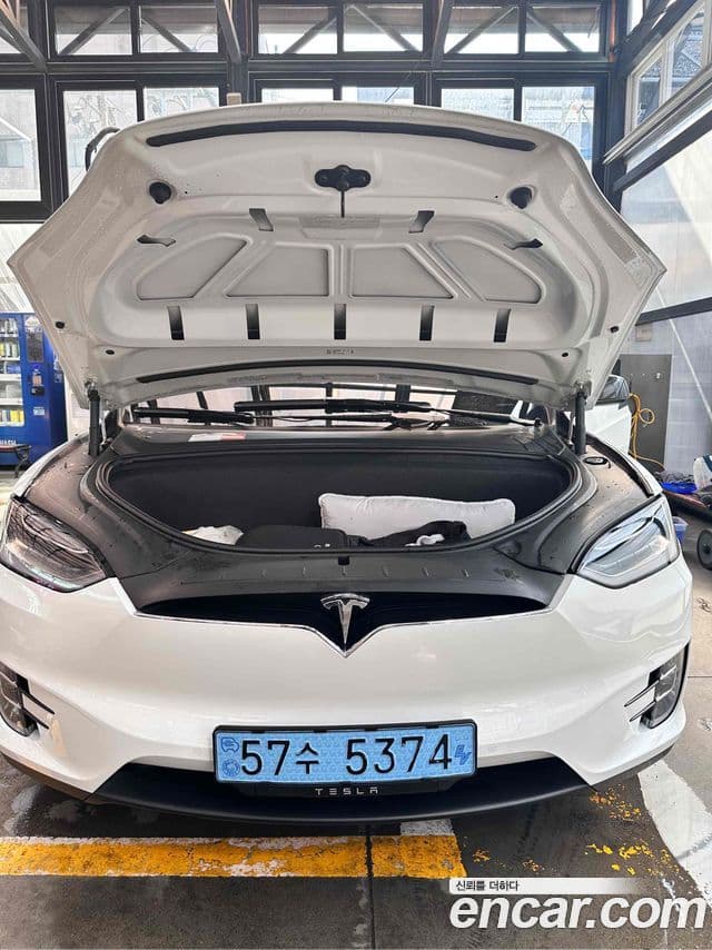 Tesla модель X, 2018 6