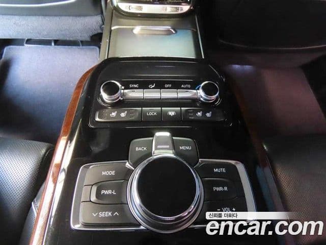 Genesis EQ900 Prestige, 2016 9