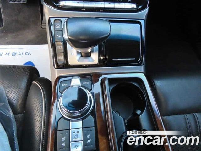 Genesis EQ900 Prestige, 2016 15