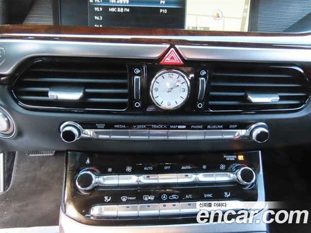 Genesis EQ900 Prestige, 2016 16