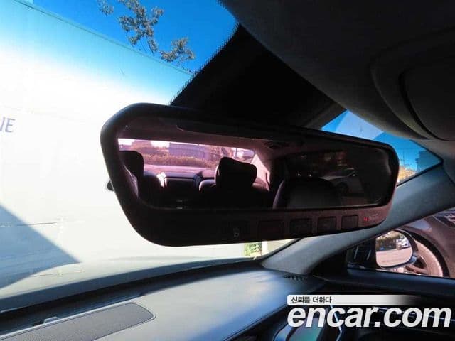 Genesis EQ900 Prestige, 2016 19