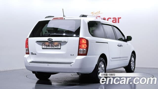 Kia Carnival R Premium, 2013 2