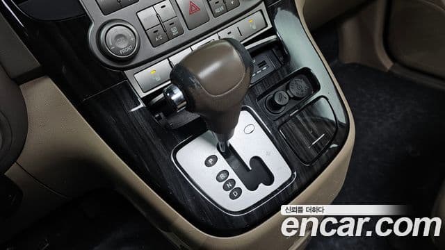 Kia Carnival R Premium, 2013 9