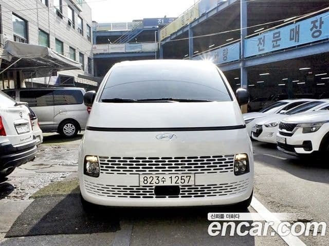 Hyundai Staria Smart, 2022 1