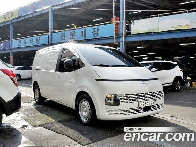 Hyundai Staria Smart, 2022 2