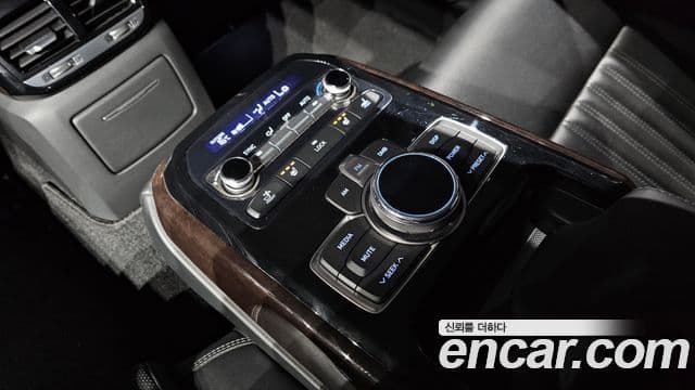 Genesis EQ900 Luxury, 2016 18