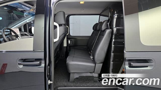 Hyundai Staria Modern, 2024 12