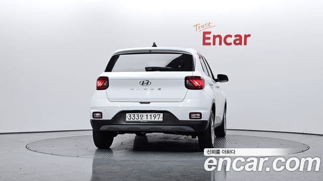Hyundai Venue Premium, 2023 4